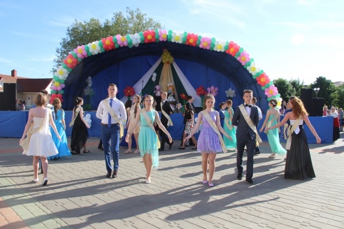 В Ошмянах прошел районный выпускной бал. Фоторепортаж (будет дополнено)