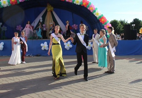 В Ошмянах прошел районный выпускной бал. Фоторепортаж (будет дополнено)