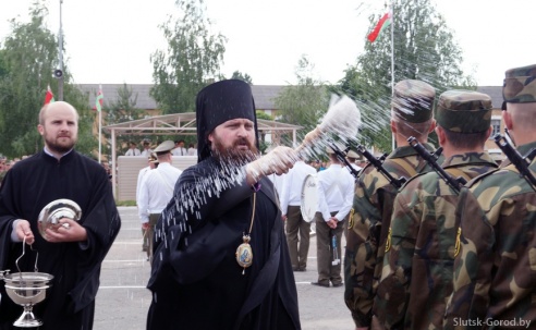 Более 800 молодых солдат приняли присягу в Слуцке