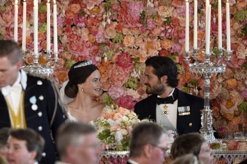 Шведский принц женился на бывшей звезде реалити-шоу (ФОТО)