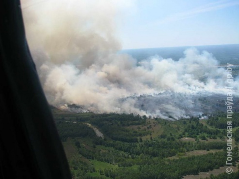 Жители областного центра обеспокоены запахом дыма после дождя