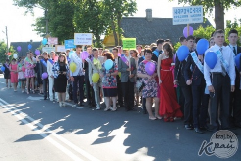 ФОТОРЕПОРТАЖ: Последний школьный вальс и праздничное шествие выпускников школ Вилейского района