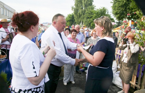 У Паставах прайшоў ХVIII Міжнародны фестываль народнай музыкі “Звіняць цымбалы і гармонік” (+шмат фота)