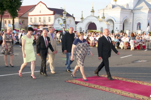 У Паставах прайшоў ХVIII Міжнародны фестываль народнай музыкі “Звіняць цымбалы і гармонік” (+шмат фота)