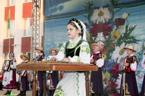 У Паставах прайшоў ХVIII Міжнародны фестываль народнай музыкі “Звіняць цымбалы і гармонік” (+шмат фота)