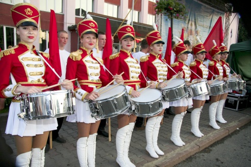 У Паставах прайшоў ХVIII Міжнародны фестываль народнай музыкі “Звіняць цымбалы і гармонік” (+шмат фота)