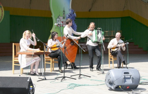 У Паставах прайшоў ХVIII Міжнародны фестываль народнай музыкі “Звіняць цымбалы і гармонік” (+шмат фота)