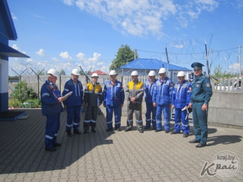 Вилейские спасатели «тушили» бензовоз на складах нефтепродуктов (ФОТО)