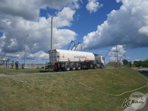 Вилейские спасатели «тушили» бензовоз на складах нефтепродуктов (ФОТО)