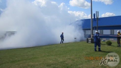 Вилейские спасатели «тушили» бензовоз на складах нефтепродуктов (ФОТО)