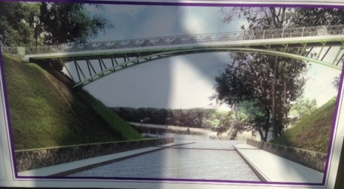 В Гомельском парке над Билецким спуском убрали пешеходный мост