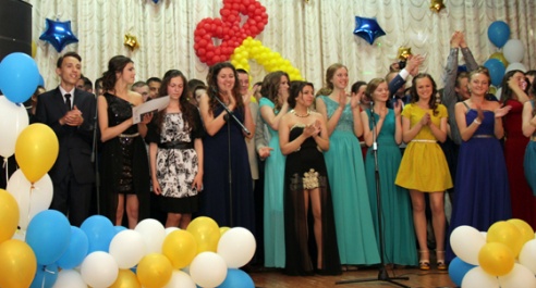 Кобринщина приветствует выпускников.