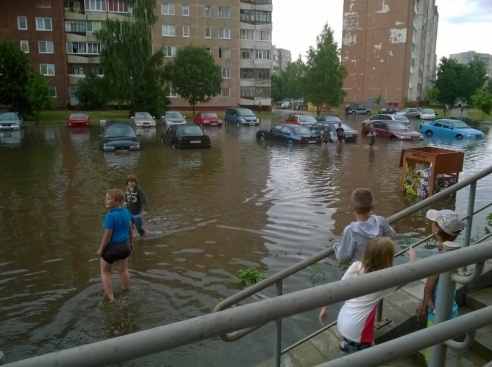 В Жодино ливень затопил центр города. Фотофакт