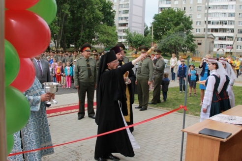 Военнослужащие приняли новый дом  