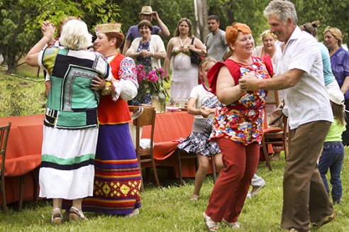 Шырэй, каса, размахніся! У вёсцы Жылінскія прайшоў ІV чэмпіянат па касьбе (+фота)
