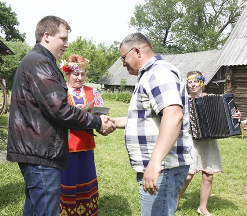 Шырэй, каса, размахніся! У вёсцы Жылінскія прайшоў ІV чэмпіянат па касьбе (+фота)