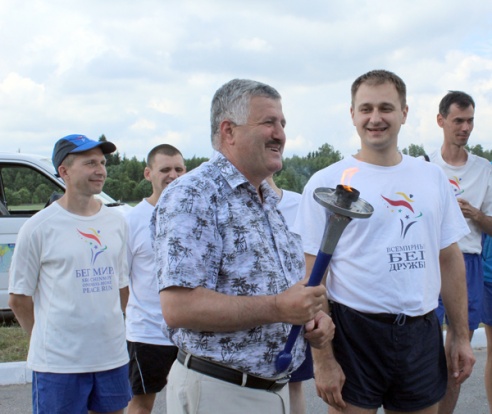 Через Лиозненский район пробежали участники эстафеты «Бег дружбы и мира»