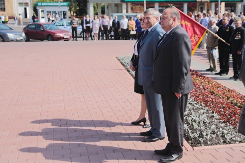 В Барановичах возложили цветы у Вечного огня