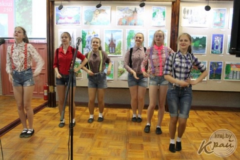 Архитектурные пейзажи Вилейщины и композиции, посвященные Огинскому. В Вилейке завершился пленэр юных художников (ФОТО)