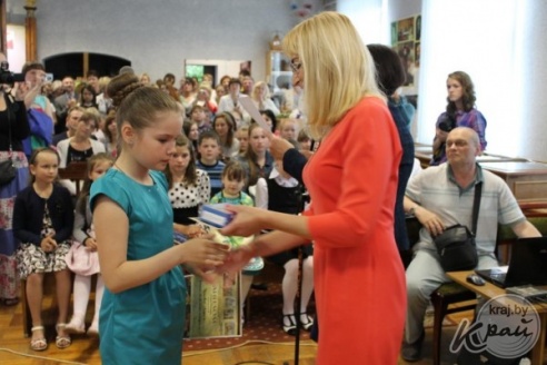 Архитектурные пейзажи Вилейщины и композиции, посвященные Огинскому. В Вилейке завершился пленэр юных художников (ФОТО)