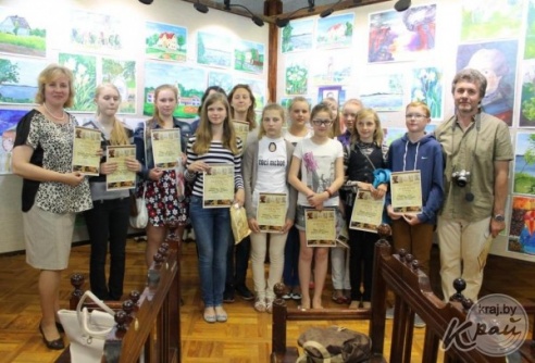 Архитектурные пейзажи Вилейщины и композиции, посвященные Огинскому. В Вилейке завершился пленэр юных художников (ФОТО)