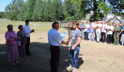 Военно-патриотический лагерь на территории бывшей Шеметовской школы.