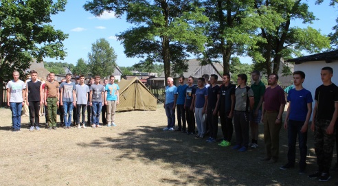 Военно-патриотический лагерь на территории бывшей Шеметовской школы.