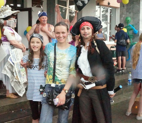 Жители деревни Хидры провели мероприятие посвящённое приключениям Джека Воробья.