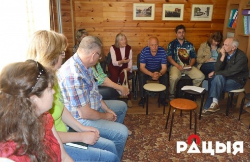 Прэзентацыя першай кнігі барда і паэткі Марыі Новікавай „Паверу ў цуды” адбылася ў Глыбокім (ФОТА)