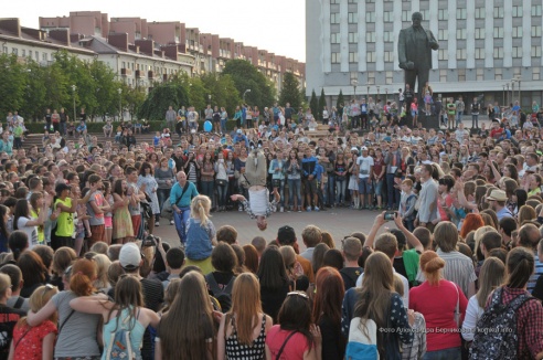 В воскресенье на площади Ленина молодежь Бобруйска отмечала свой праздник – День молодежи. Видео