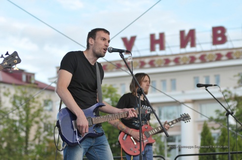В воскресенье на площади Ленина молодежь Бобруйска отмечала свой праздник – День молодежи. Видео