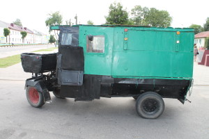 Оригинально оборудованный мотоблок ездит по Костюковичам (+ фото)