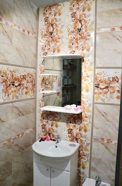 Красная дорожка и античные статуи. На проспекте Октября после реконструкции открылся фирменный магазин «Керамин» Красная дорожка и античные статуи. На проспекте Октября после реконструкции открылся фирменный магазин «Керамин»