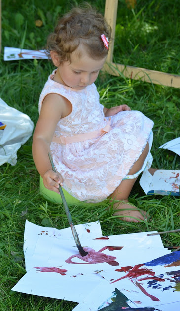 Вход только с детьми: в Гомеле открыли европейскую лужайку для музыкальных пикников (фото)