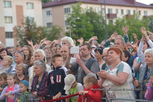Концерт коллективов фестиваля «Венок дружбы», фейерверк и лазерное шоу в Бобруйске!