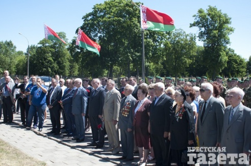 В Бресте открыли памятный знак воинам-армянам