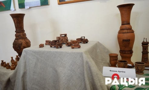 Пейзажы, партрэты, нацюрморты можна ўбачыць на выставе "На творчай хвалі" ў Глыбокім (ФОТА)