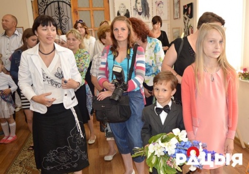 Пейзажы, партрэты, нацюрморты можна ўбачыць на выставе "На творчай хвалі" ў Глыбокім (ФОТА)