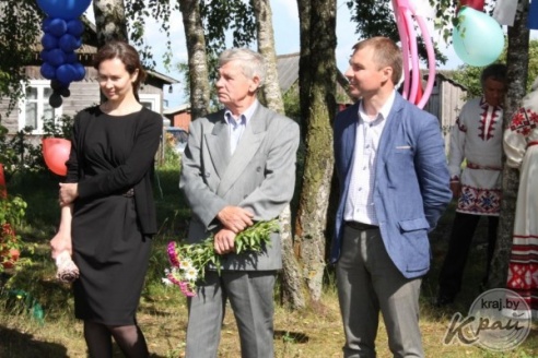 Памятную доску в честь поэта-песенника, историка и краеведа Ивана Кондратьева открыли на Вилейщине 1 июля (ФОТО)