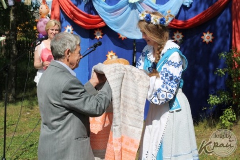 Памятную доску в честь поэта-песенника, историка и краеведа Ивана Кондратьева открыли на Вилейщине 1 июля (ФОТО)