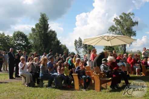 Памятную доску в честь поэта-песенника, историка и краеведа Ивана Кондратьева открыли на Вилейщине 1 июля (ФОТО)