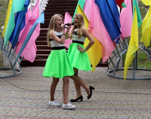 Две кобринские девочки оказались в 10 финалистов детского конкурса «Евровидение-2015».