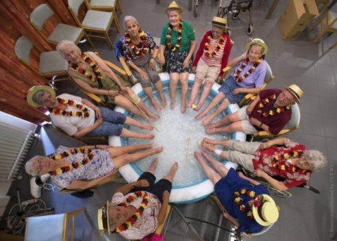 ФОТОРЕПОРТАЖ: Как спасаются от жары в Европе