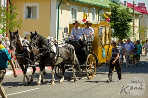 ФОТОРЕПОРТАЖ: Как прошел районный праздник «Квітней, Глыбоччына!»