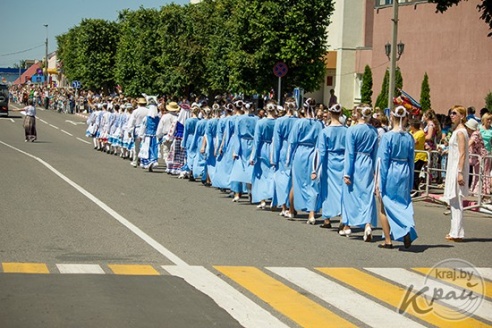 ФОТОРЕПОРТАЖ: Как прошел районный праздник «Квітней, Глыбоччына!»