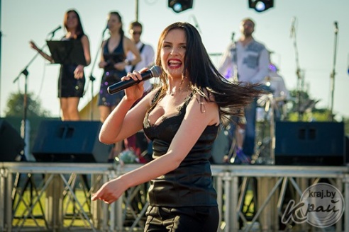 ФОТОРЕПОРТАЖ: Как прошел районный праздник «Квітней, Глыбоччына!»