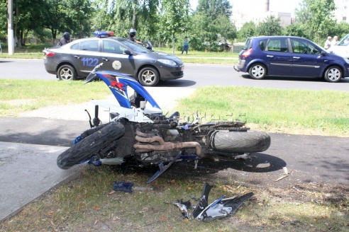 В Барановичах на ул. Пролетарской погиб мотоциклист