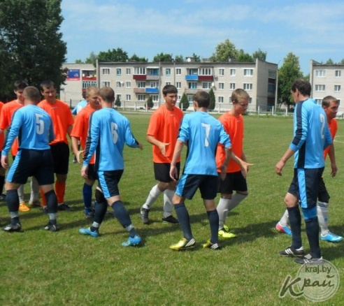 Футбол. Чисть выигрывает у Червеня, Молодечно – у Дзержинска, Вилейка играет вничью со Старыми Дорогами (ФОТО)