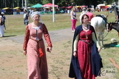 Штурм замка и средневековые танцы. Как в Вилейке прошел первый рыцарский фест (ФОТО, ВИДЕО)