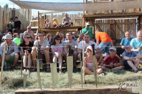 Штурм замка и средневековые танцы. Как в Вилейке прошел первый рыцарский фест (ФОТО, ВИДЕО)